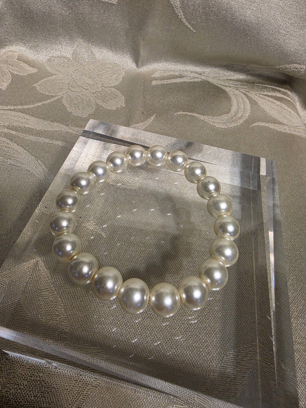 #1225 Classic Faux Pearl Stretch Bracelet - Ivory Pearls